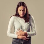 dor na boca do estômago o que pode ser​